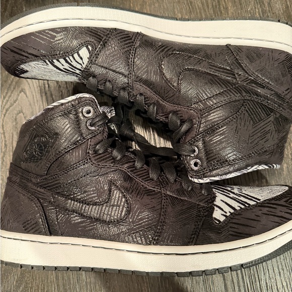 Jordan Other - Nike Air Jordan 1 Retro High Bhm Black History Month size 13